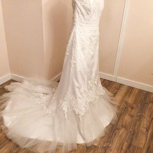 Maggie Sottero Wedding Gown NWOT